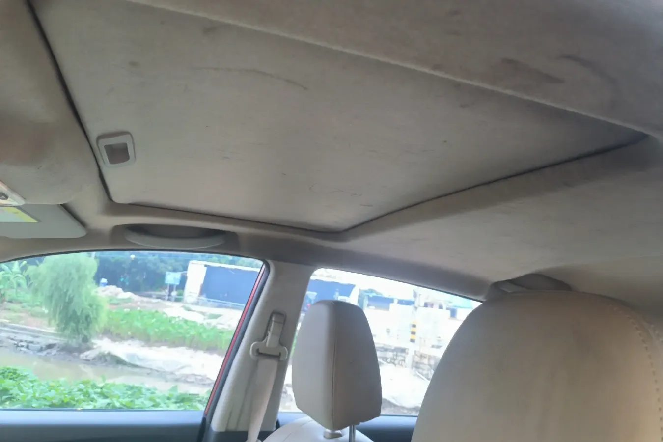 2013 Venucia R50 1.6L 117HP L4 4AT,autocango,china used car exporter,china ev exporter,chinese used car exporter,chinese used ev exporter