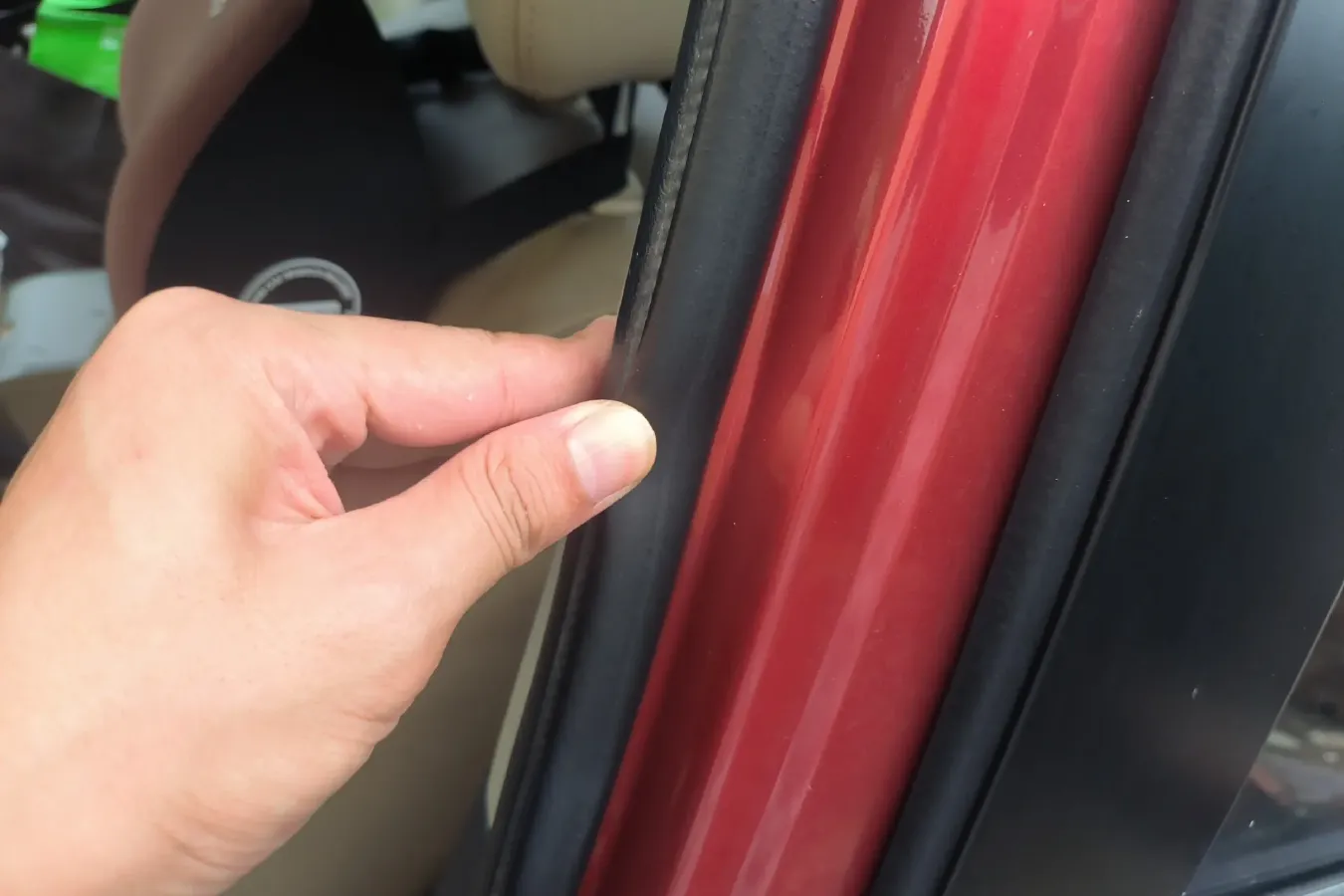 2013 Venucia R50 1.6L 117HP L4 4AT,autocango,china used car exporter,china ev exporter,chinese used car exporter,chinese used ev exporter