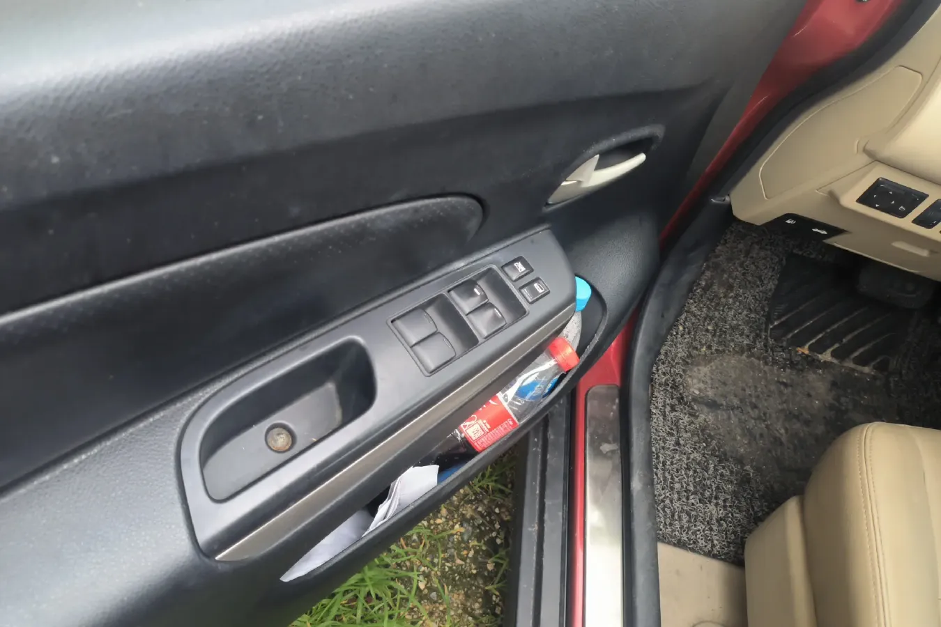 2013 Venucia R50 1.6L 117HP L4 4AT,autocango,china used car exporter,china ev exporter,chinese used car exporter,chinese used ev exporter