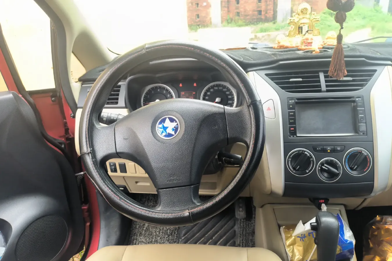 2013 Venucia R50 1.6L 117HP L4 4AT,autocango,china used car exporter,china ev exporter,chinese used car exporter,chinese used ev exporter