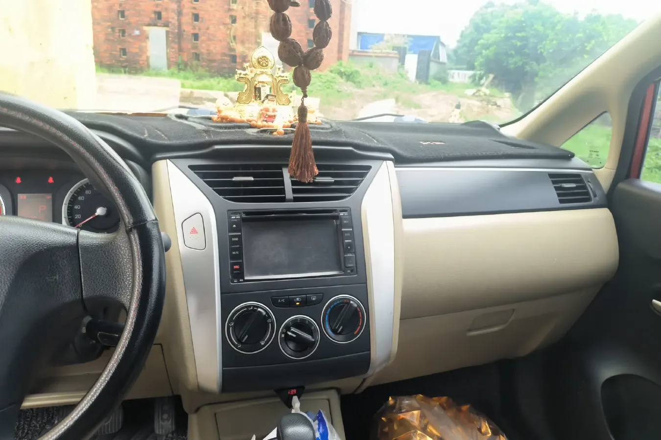 2013 Venucia R50 1.6L 117HP L4 4AT,autocango,china used car exporter,china ev exporter,chinese used car exporter,chinese used ev exporter