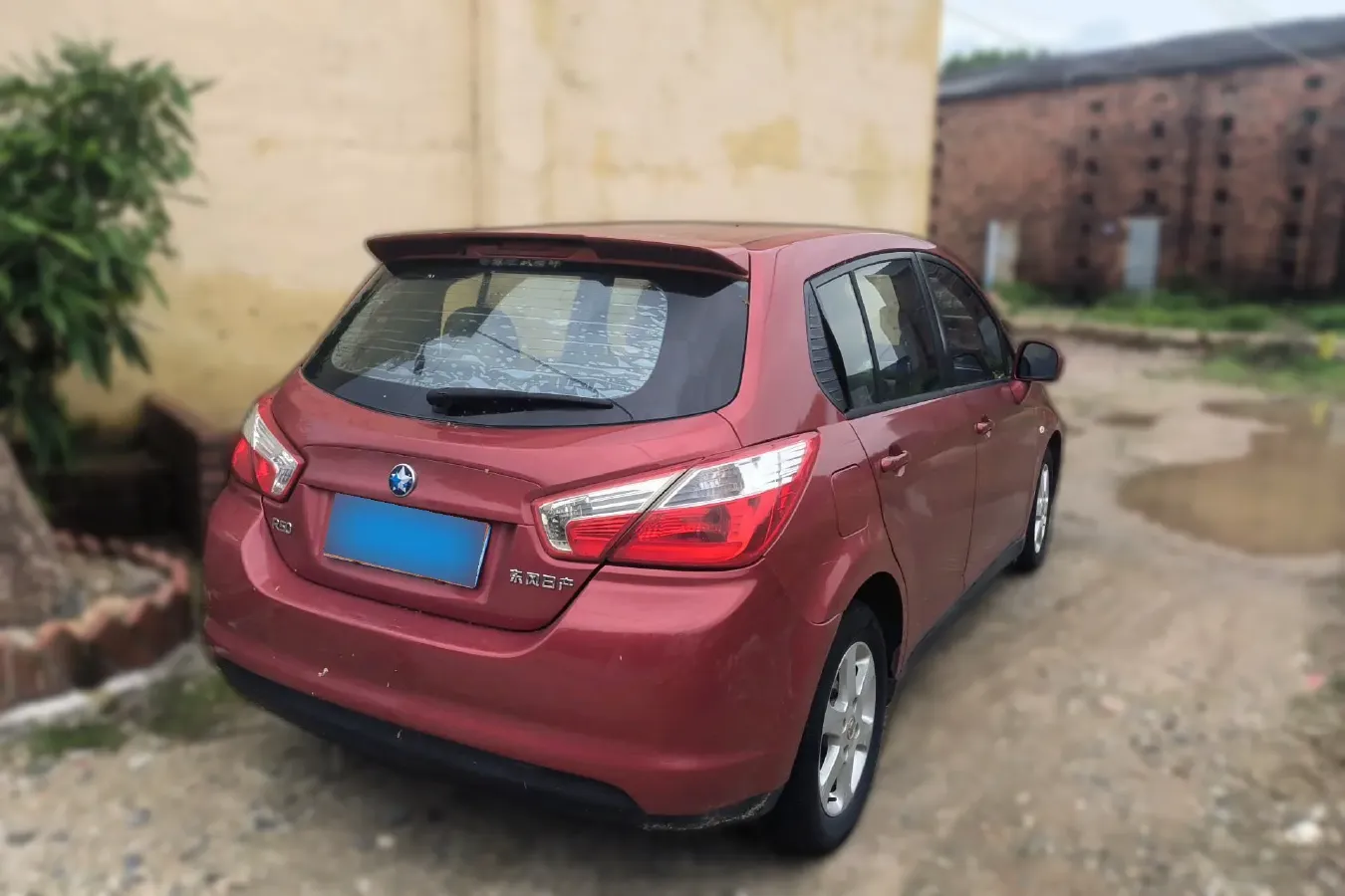 2013 Venucia R50 1.6L 117HP L4 4AT,autocango,china used car exporter,china ev exporter,chinese used car exporter,chinese used ev exporter