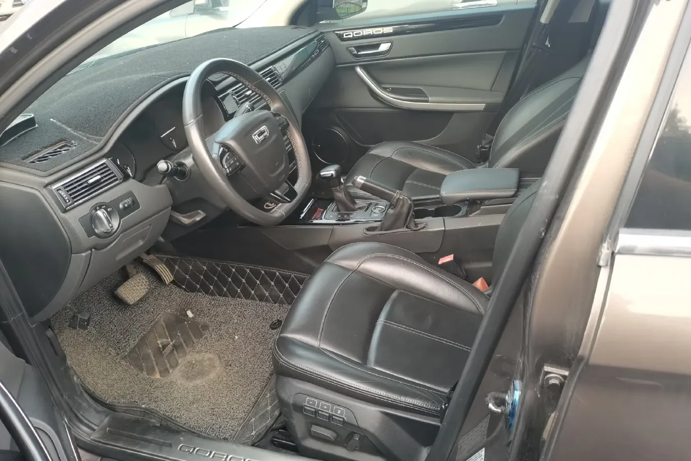 2014 Qoros 3 1.6T 156HP L4 6DCT,autocango,china used car exporter,china ev exporter,chinese used car exporter,chinese used ev exporter