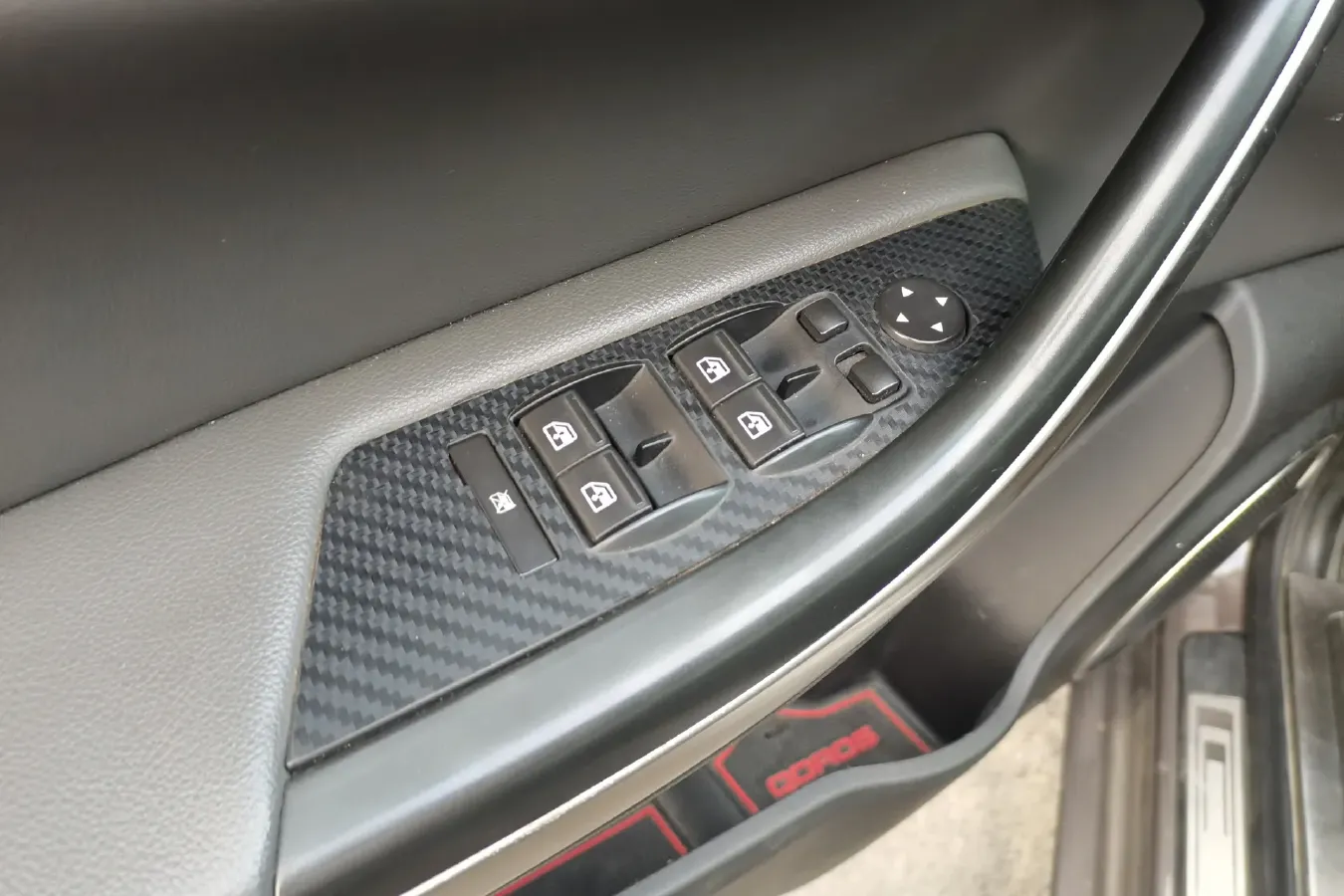 2014 Qoros 3 1.6T 156HP L4 6DCT,autocango,china used car exporter,china ev exporter,chinese used car exporter,chinese used ev exporter