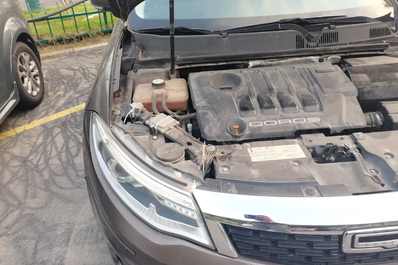 2014 Qoros 3 1.6T 156HP L4 6DCT,autocango,china used car exporter,china ev exporter,chinese used car exporter,chinese used ev exporter