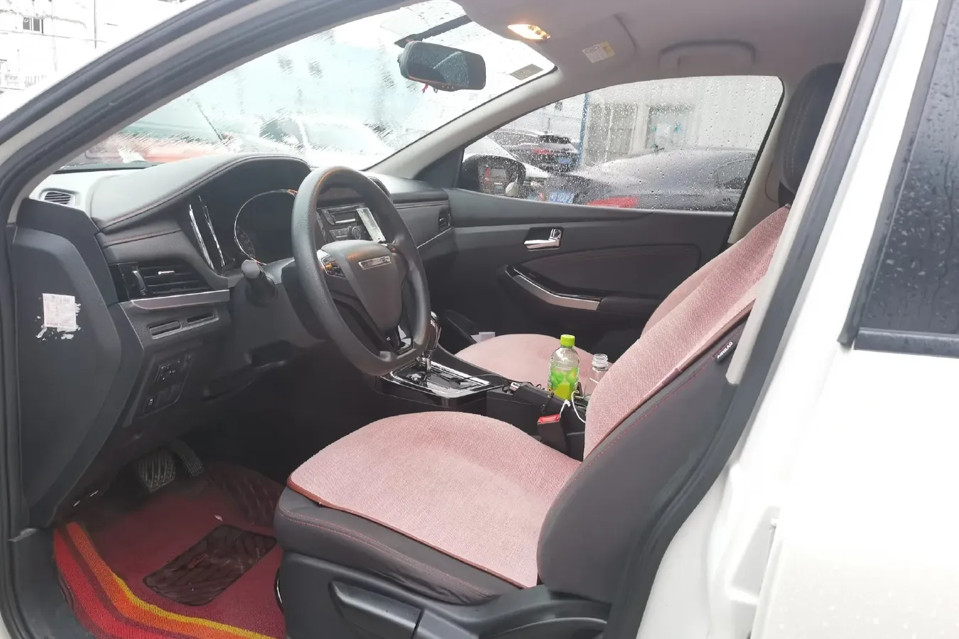 2018 Venucia T70 2.0L 144HP L4 CVT,autocango,china used car exporter,china ev exporter,chinese used car exporter,chinese used ev exporter