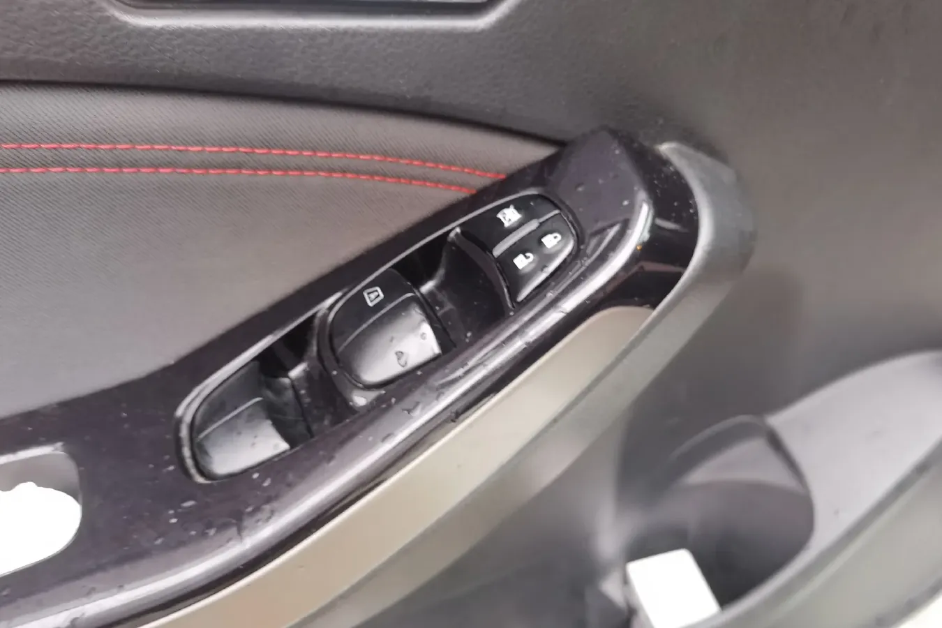 2018 Venucia T70 2.0L 144HP L4 CVT,autocango,china used car exporter,china ev exporter,chinese used car exporter,chinese used ev exporter