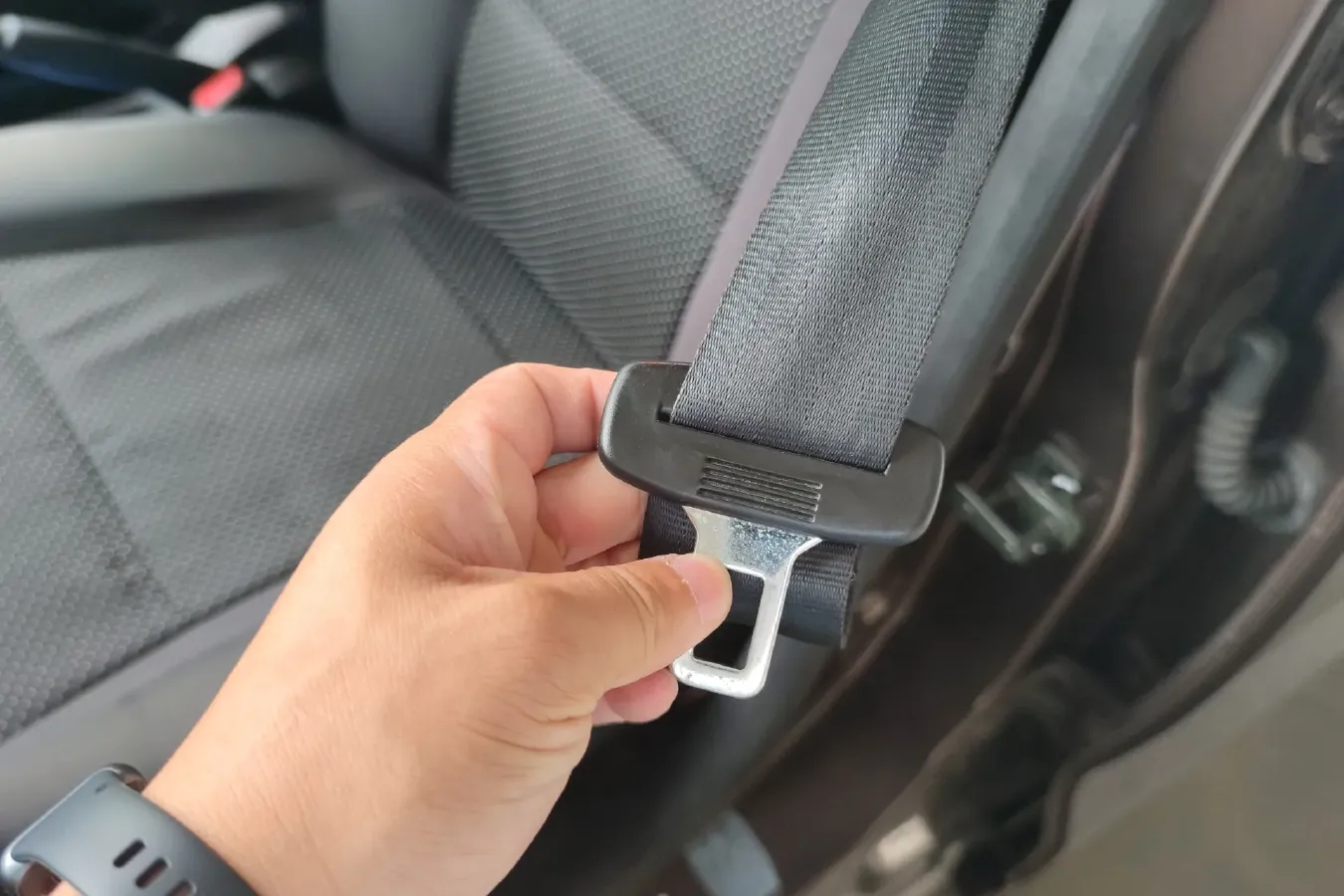 2016 DongFeng Fengon Fengon 330 1.2L 94HP L4 5MT,autocango,china used car exporter,china ev exporter,chinese used car exporter,chinese used ev exporter