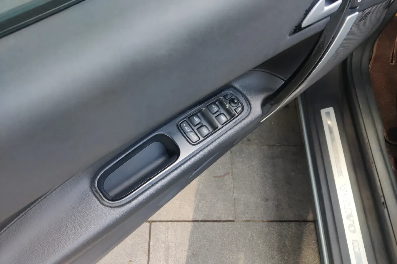 2010 Volvo C70 2.5T 230HP L5 5AT,autocango,china used car exporter,china ev exporter,chinese used car exporter,chinese used ev exporter