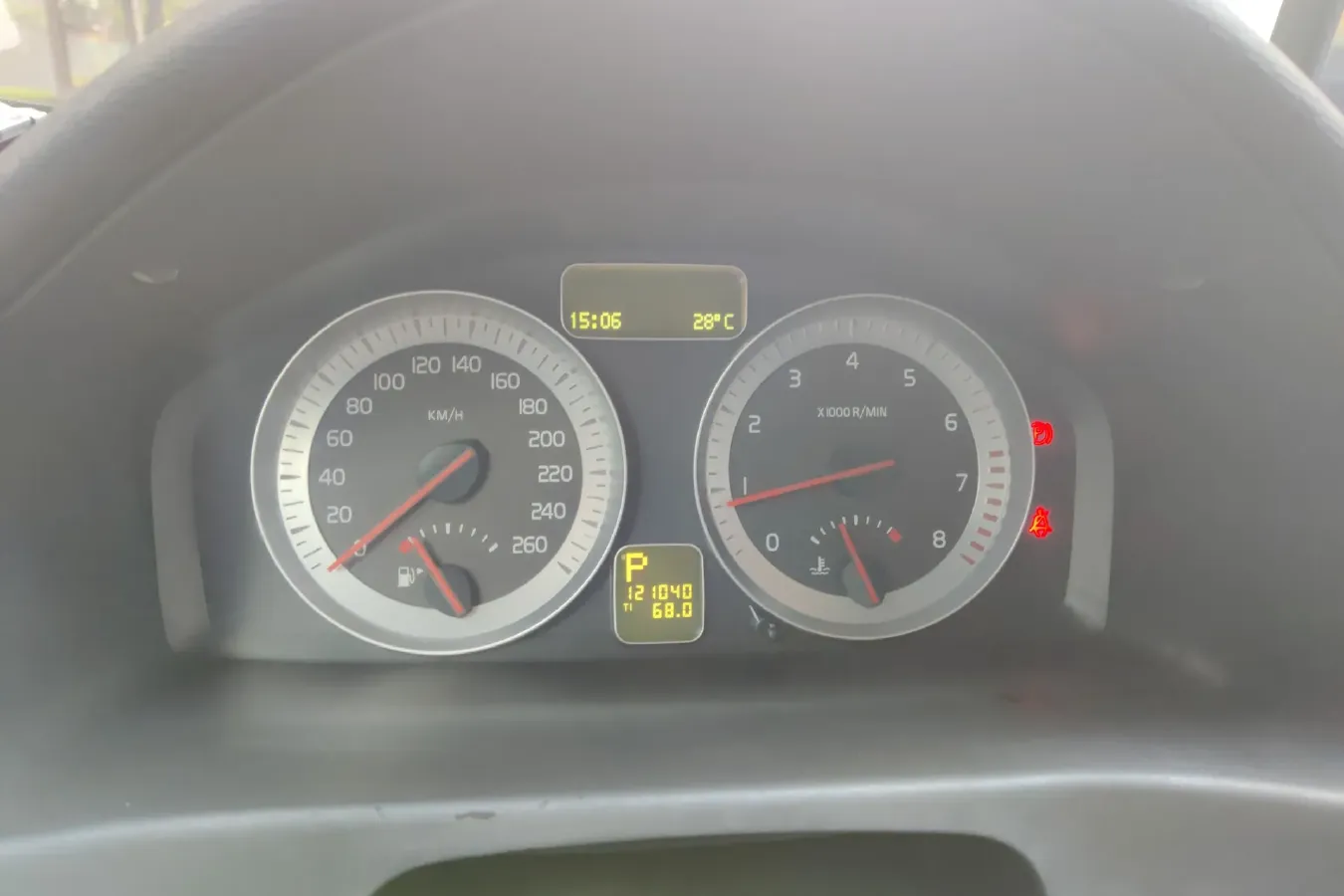 2010 Volvo C70 2.5T 230HP L5 5AT,autocango,china used car exporter,china ev exporter,chinese used car exporter,chinese used ev exporter