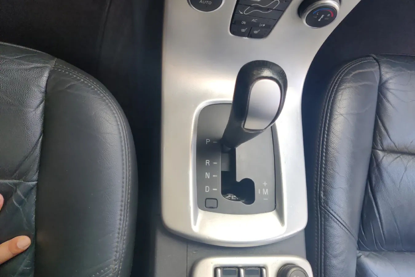 2010 Volvo C70 2.5T 230HP L5 5AT,autocango,china used car exporter,china ev exporter,chinese used car exporter,chinese used ev exporter