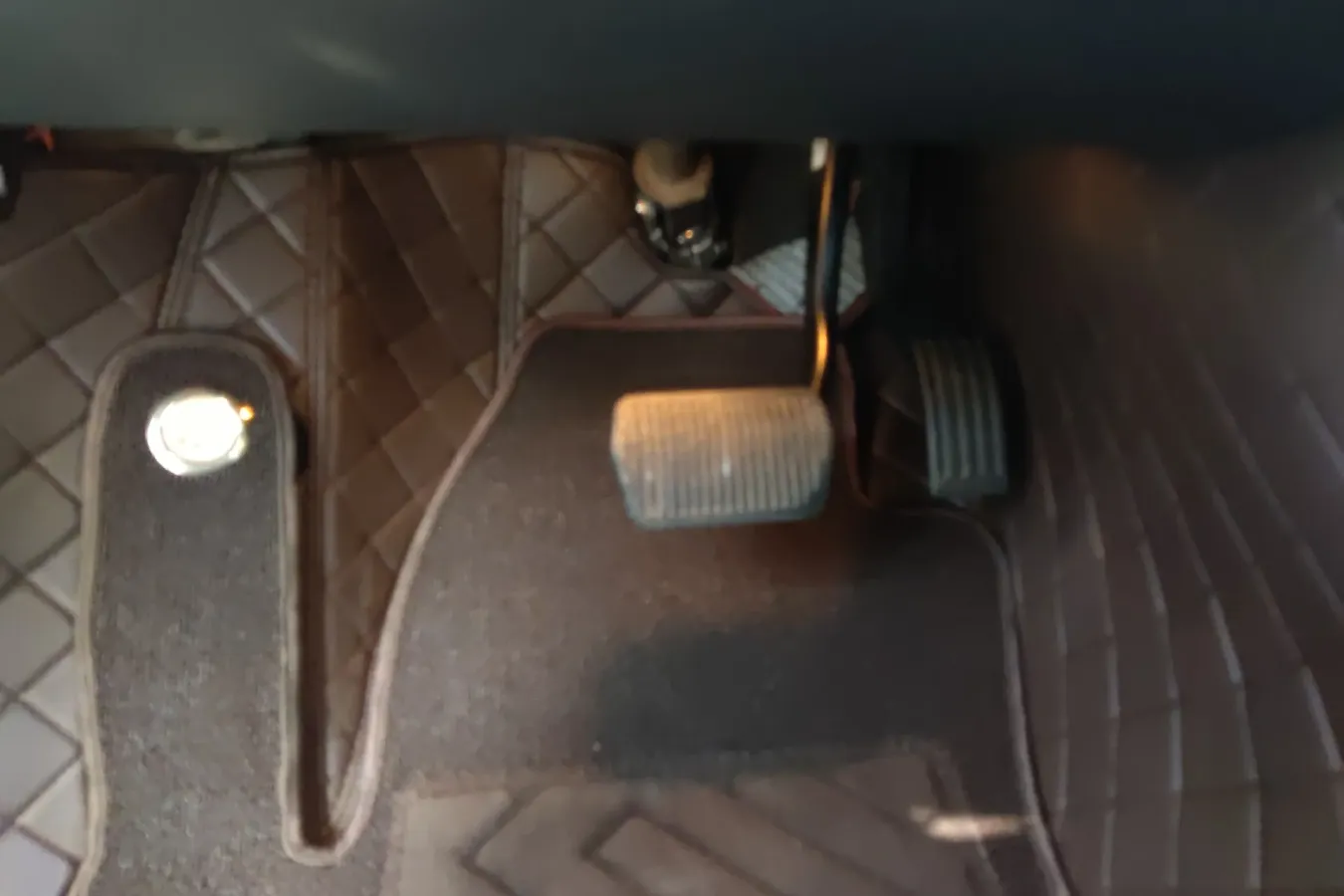 2010 Volvo C70 2.5T 230HP L5 5AT,autocango,china used car exporter,china ev exporter,chinese used car exporter,chinese used ev exporter