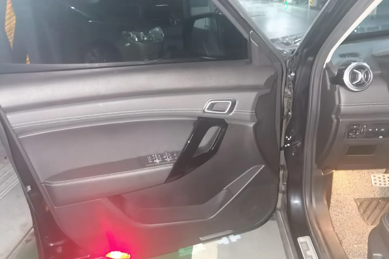 2021 BeiJing BJ30 1.5T 156HP L4 6AT,autocango,china used car exporter,china ev exporter,chinese used car exporter,chinese used ev exporter