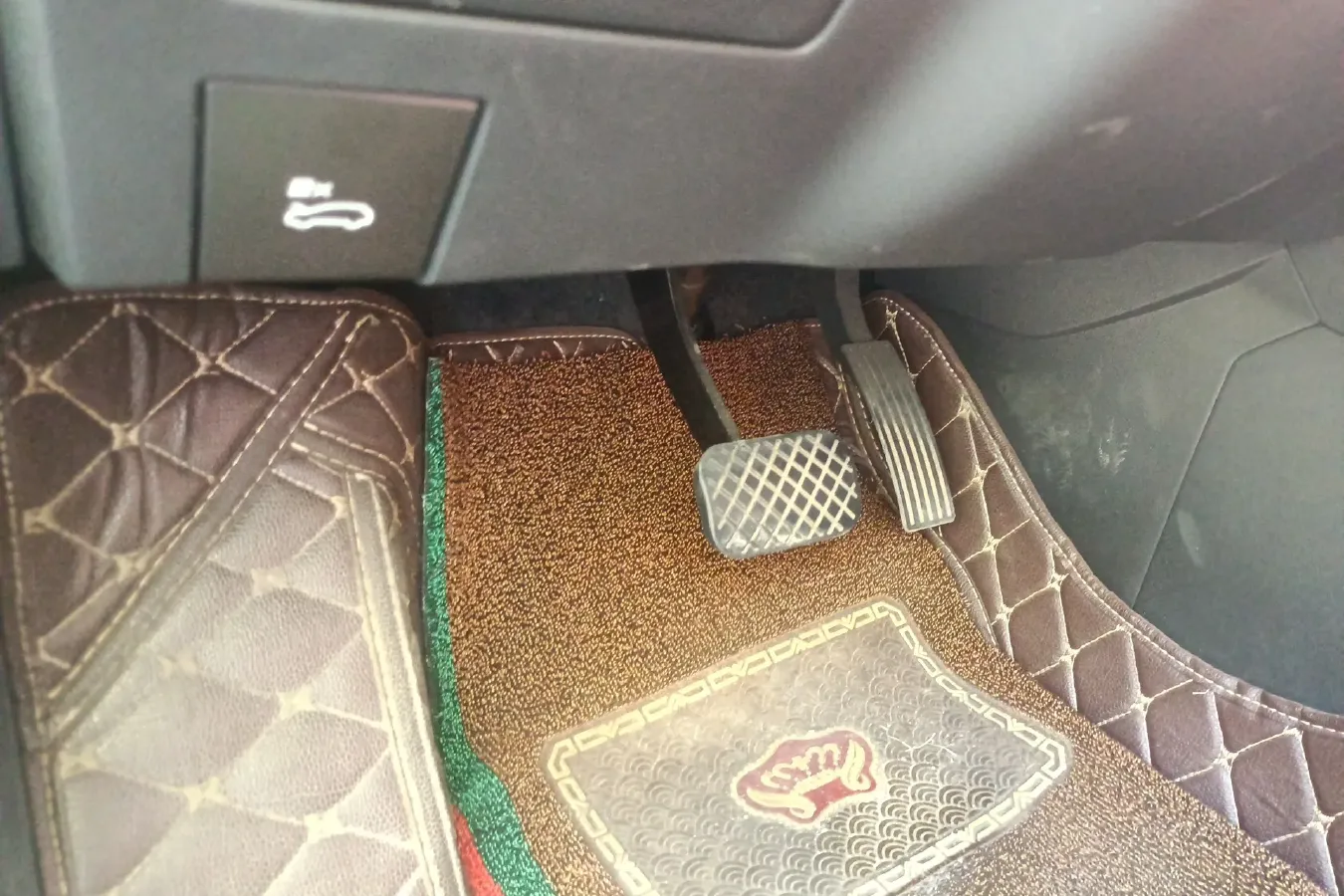 2019 BaoJun RM-5 1.5T 147HP L4 CVT,autocango,china used car exporter,china ev exporter,chinese used car exporter,chinese used ev exporter