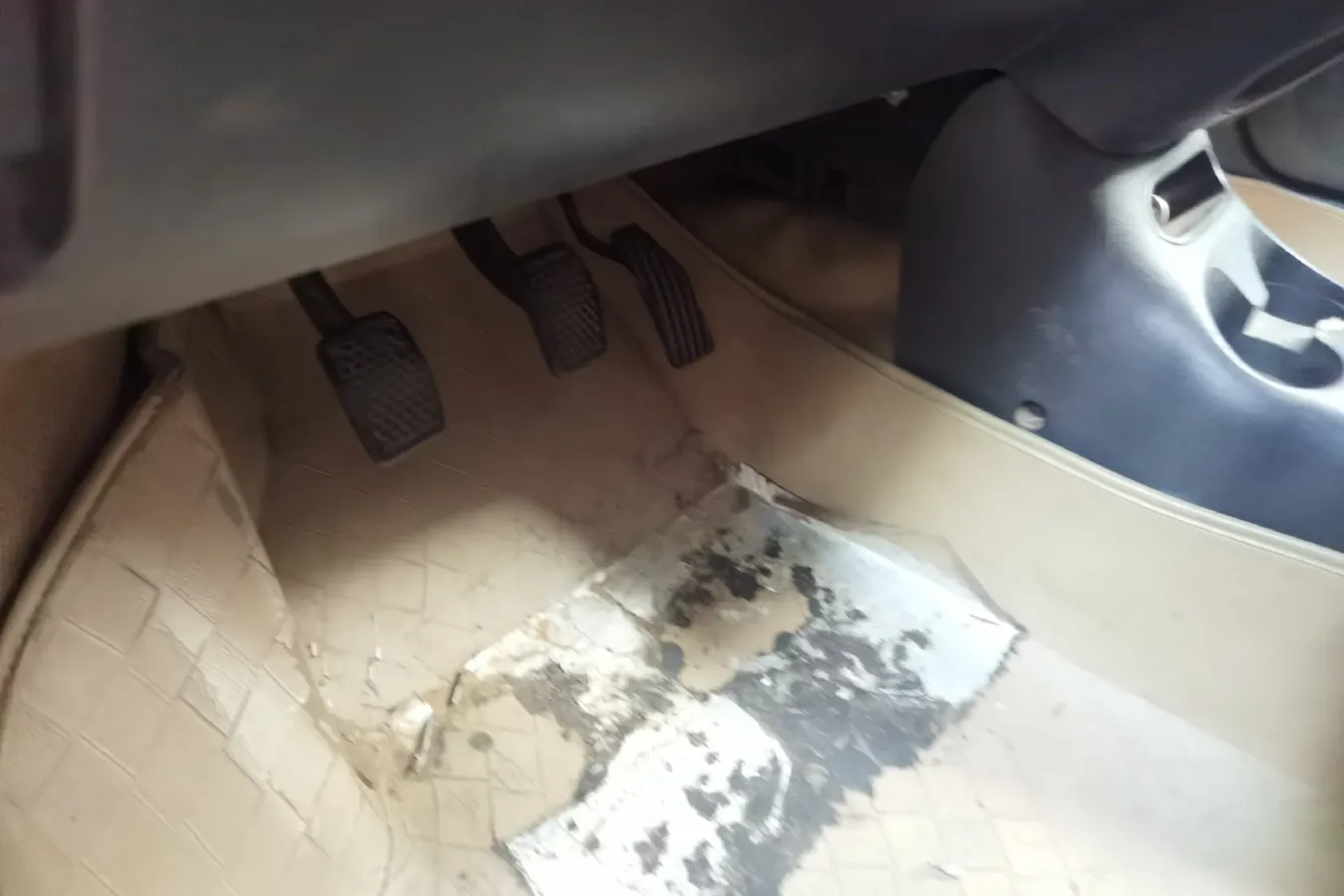 2010 BaoJun LeChi 1.2L 86HP L4 5MT,autocango,china used car exporter,china ev exporter,chinese used car exporter,chinese used ev exporter