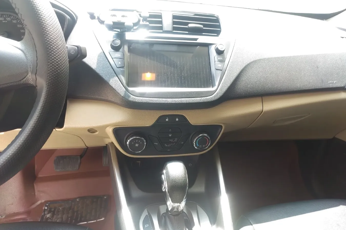 2015 Ford Escort 1.5L 113HP L4 6AT,autocango,china used car exporter,china ev exporter,chinese used car exporter,chinese used ev exporter