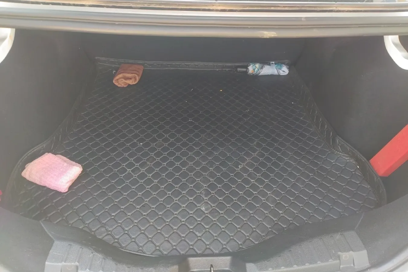 2015 Ford Escort 1.5L 113HP L4 6AT,autocango,china used car exporter,china ev exporter,chinese used car exporter,chinese used ev exporter