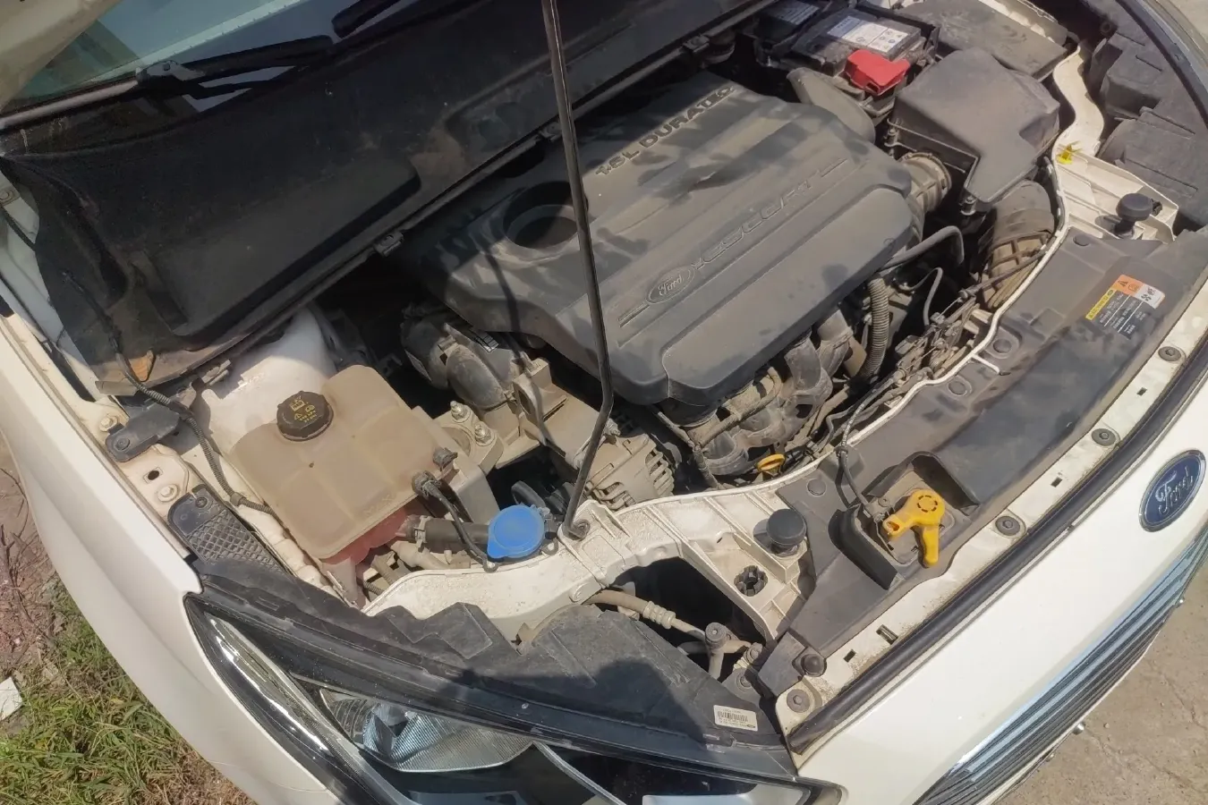 2015 Ford Escort 1.5L 113HP L4 6AT,autocango,china used car exporter,china ev exporter,chinese used car exporter,chinese used ev exporter