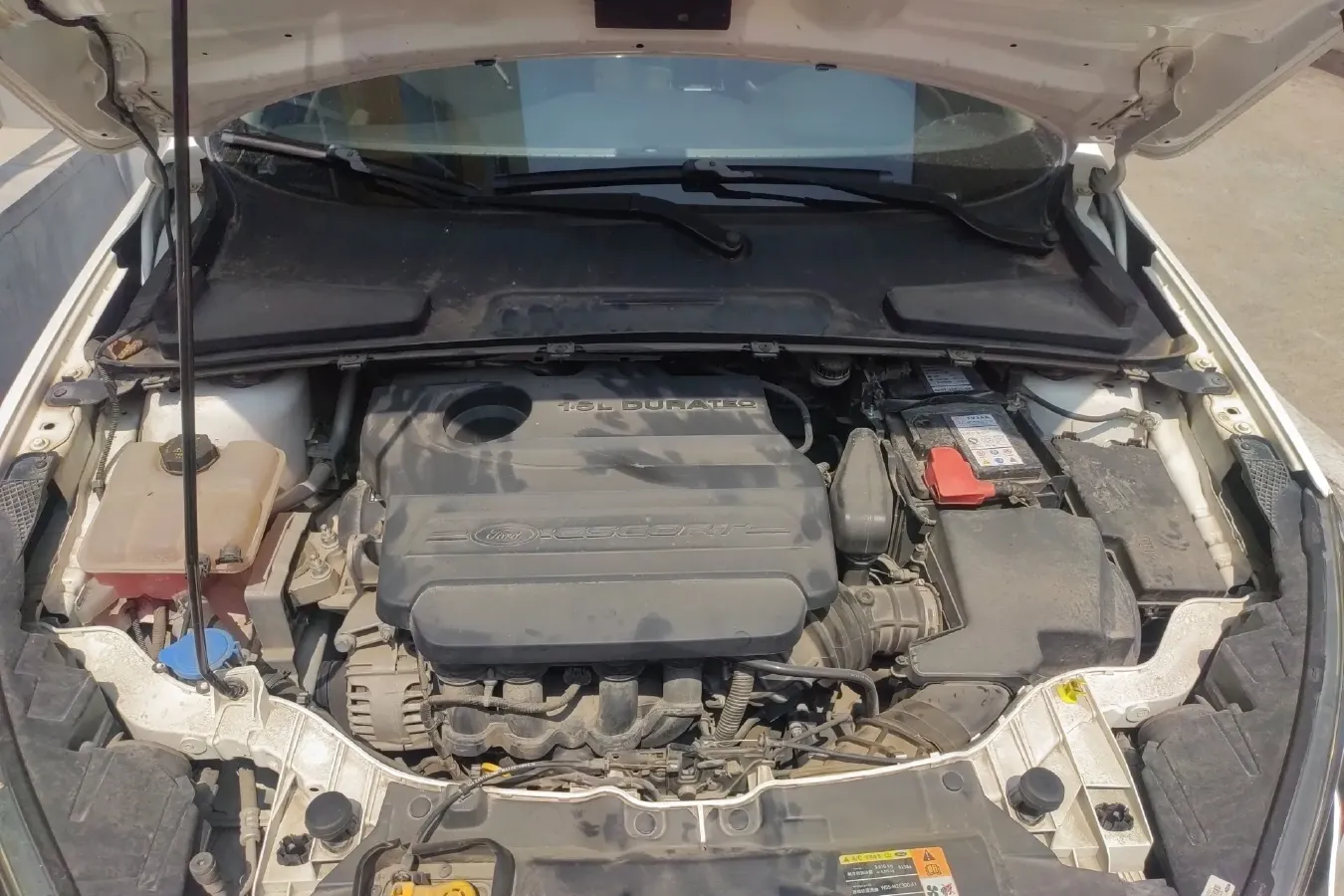 2015 Ford Escort 1.5L 113HP L4 6AT,autocango,china used car exporter,china ev exporter,chinese used car exporter,chinese used ev exporter