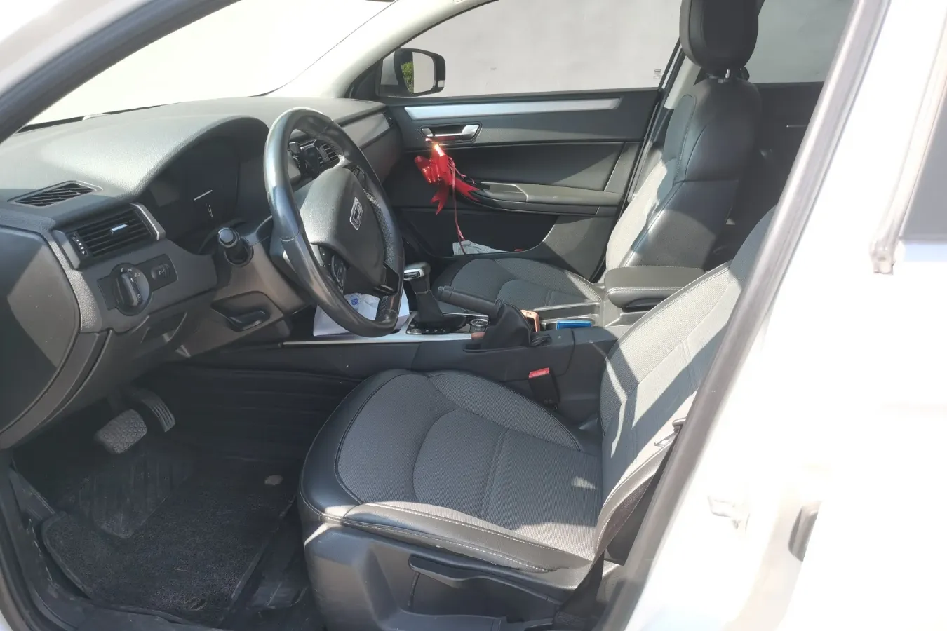 2015 Qoros 3 1.6T 156HP L4 6DCT,autocango,china used car exporter,china ev exporter,chinese used car exporter,chinese used ev exporter