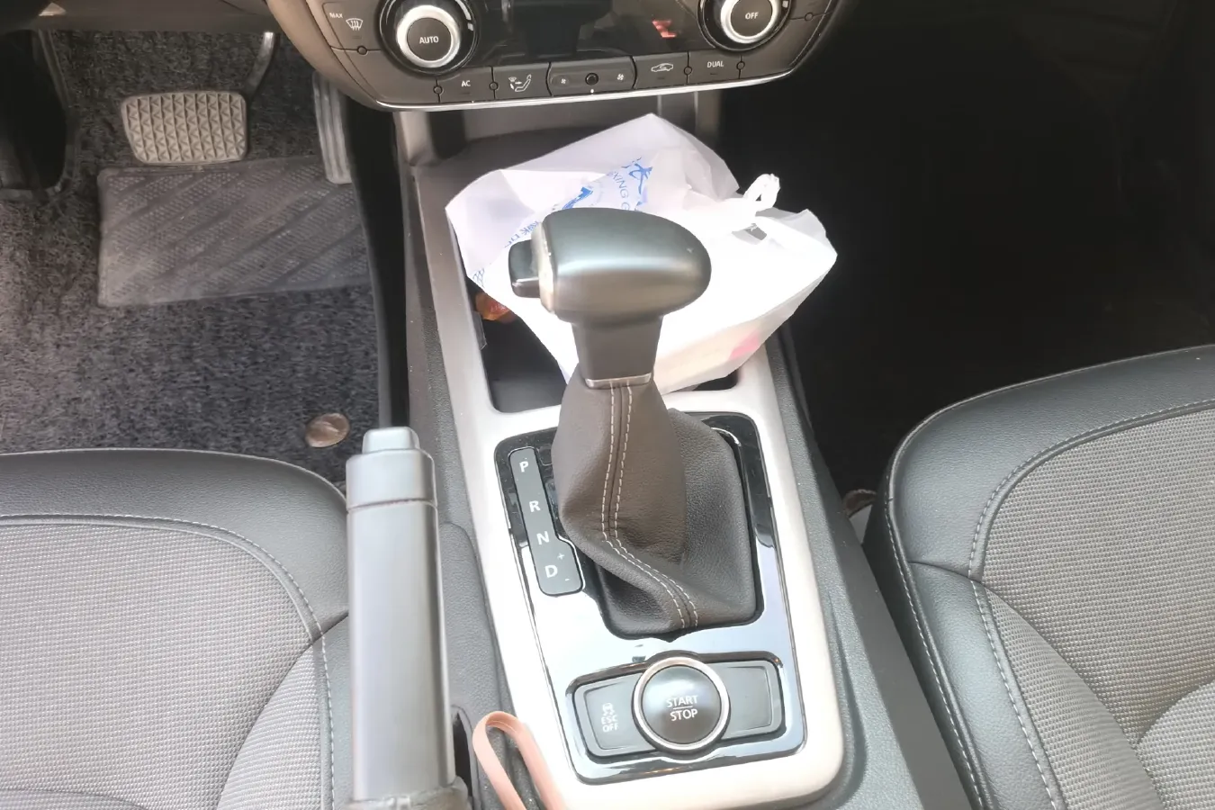 2015 Qoros 3 1.6T 156HP L4 6DCT,autocango,china used car exporter,china ev exporter,chinese used car exporter,chinese used ev exporter