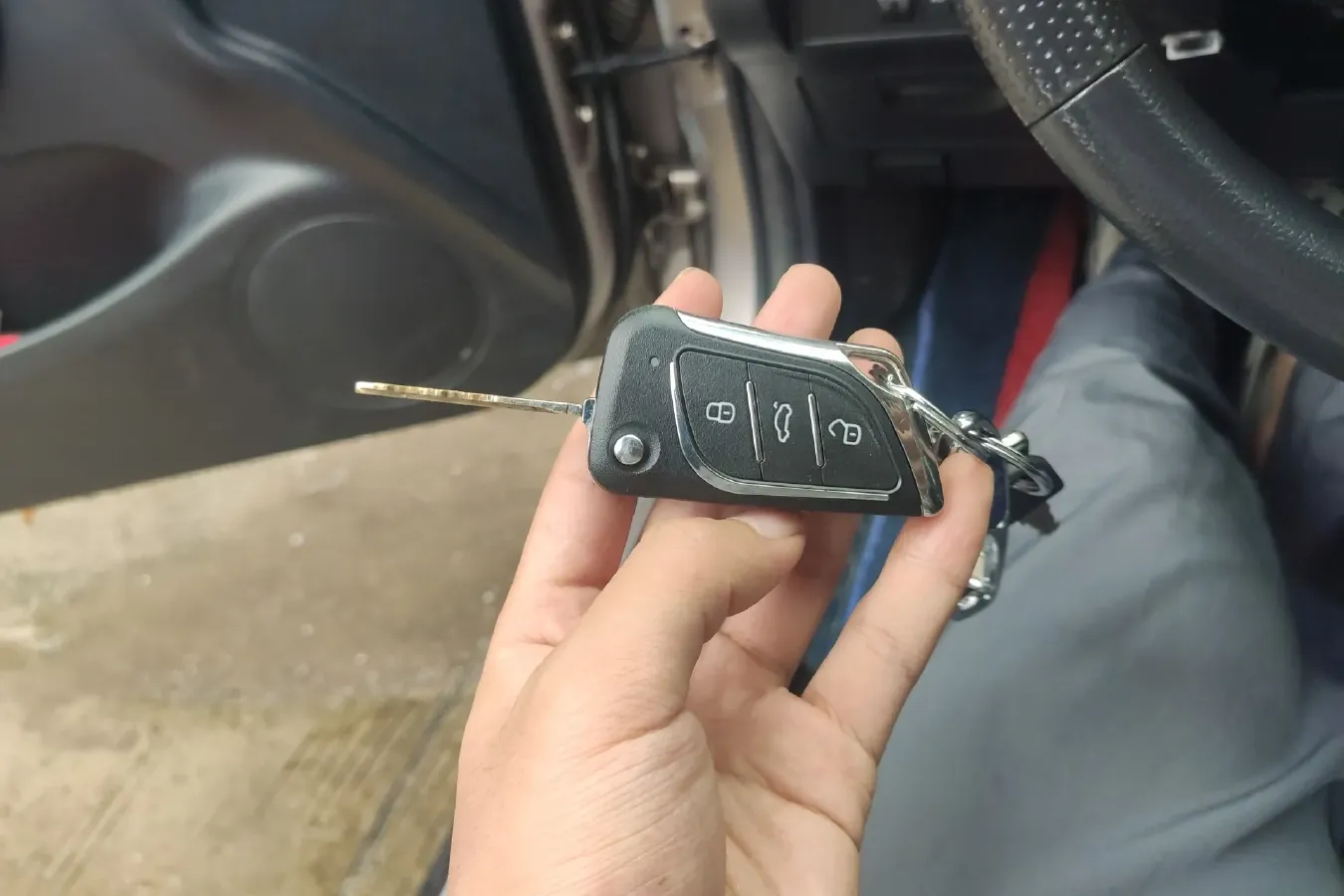 2011 HaiMa Family 1.6L 120HP L4 5MT,autocango,china used car exporter,china ev exporter,chinese used car exporter,chinese used ev exporter