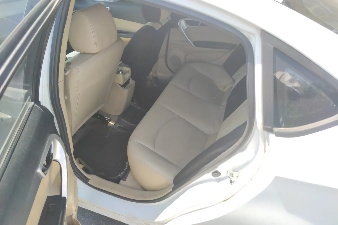 2014 Soueast V5 1.5L 120HP L4 5MT,autocango,china used car exporter,china ev exporter,chinese used car exporter,chinese used ev exporter