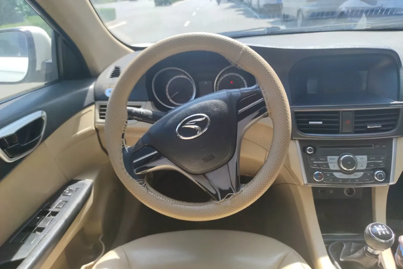 2014 Soueast V5 1.5L 120HP L4 5MT,autocango,china used car exporter,china ev exporter,chinese used car exporter,chinese used ev exporter