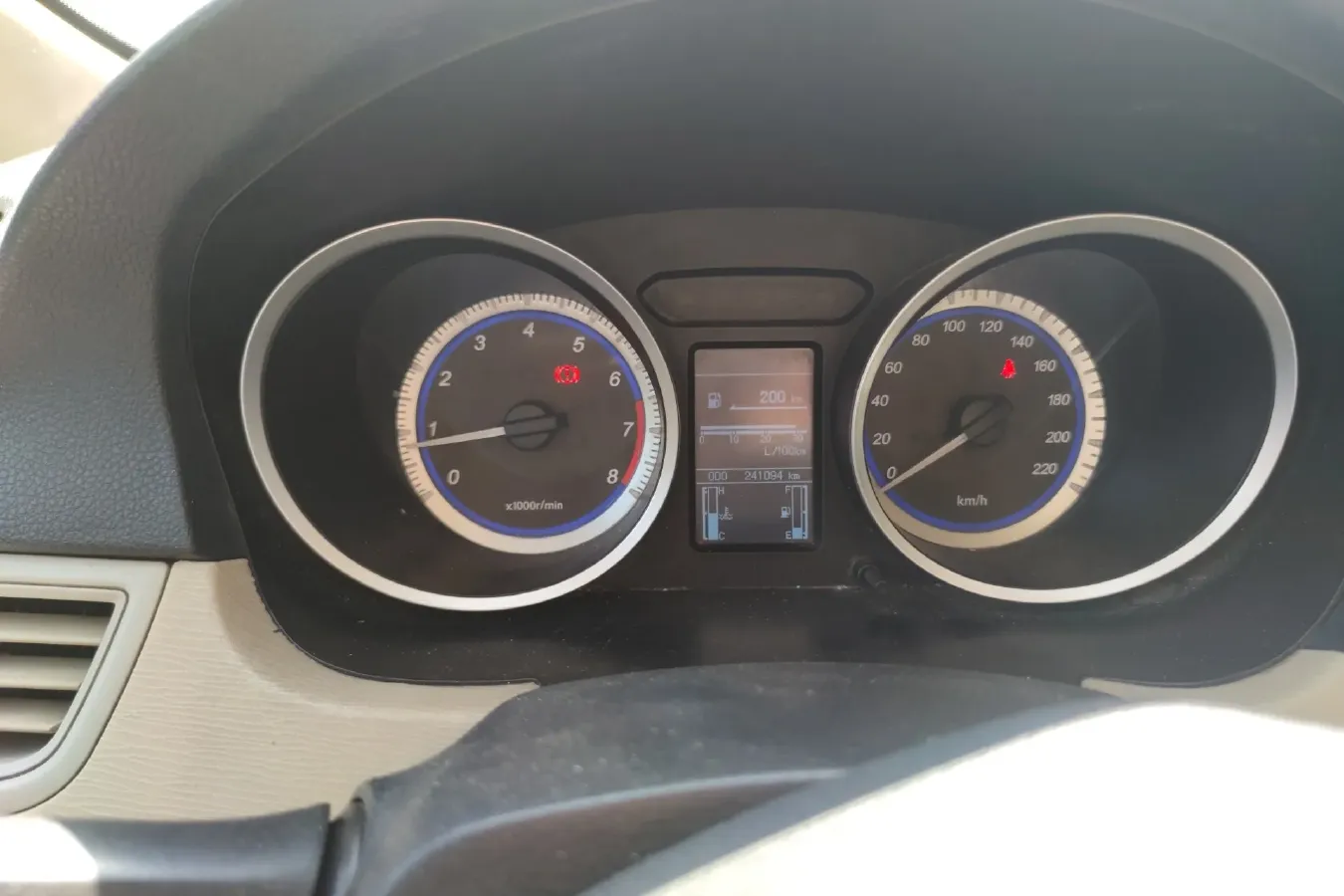 2014 Soueast V5 1.5L 120HP L4 5MT,autocango,china used car exporter,china ev exporter,chinese used car exporter,chinese used ev exporter