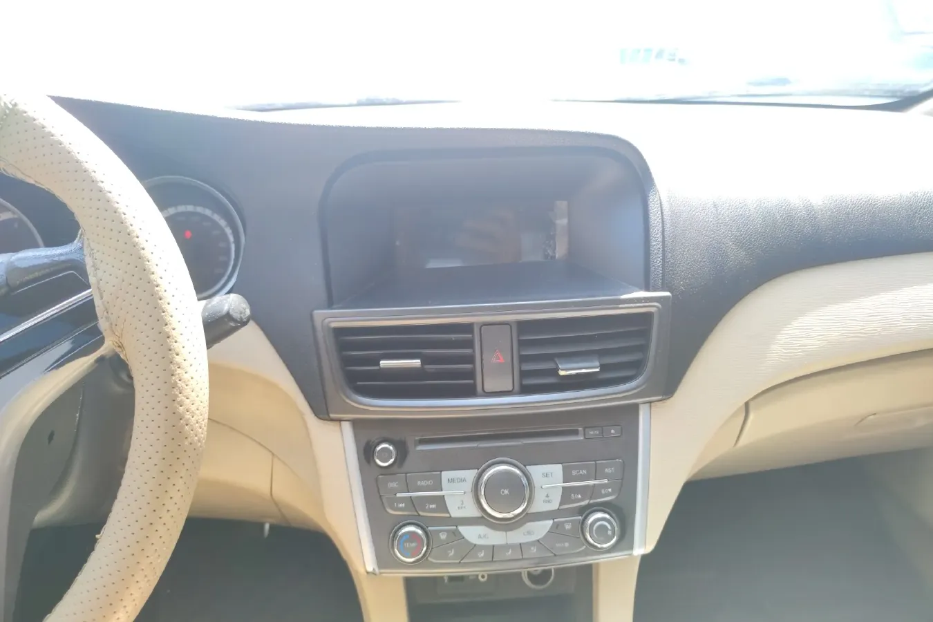 2014 Soueast V5 1.5L 120HP L4 5MT,autocango,china used car exporter,china ev exporter,chinese used car exporter,chinese used ev exporter