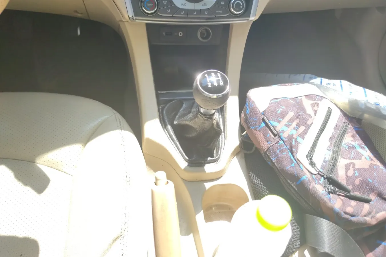 2014 Soueast V5 1.5L 120HP L4 5MT,autocango,china used car exporter,china ev exporter,chinese used car exporter,chinese used ev exporter