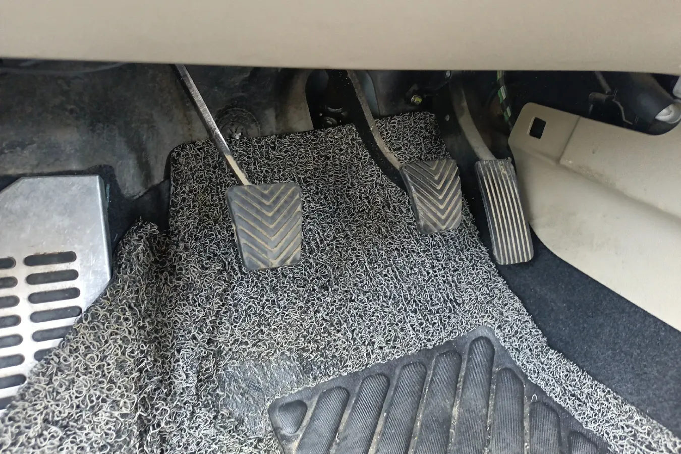 2014 ChangAn Eado 1.6L 125HP L4 5MT,autocango,china used car exporter,china ev exporter,chinese used car exporter,chinese used ev exporter