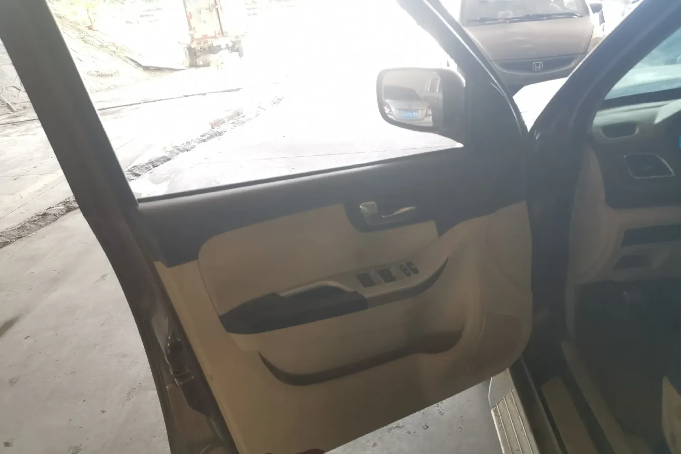 2013 HaiMa S7 2.0L 150HP L4 5MT,autocango,china used car exporter,china ev exporter,chinese used car exporter,chinese used ev exporter