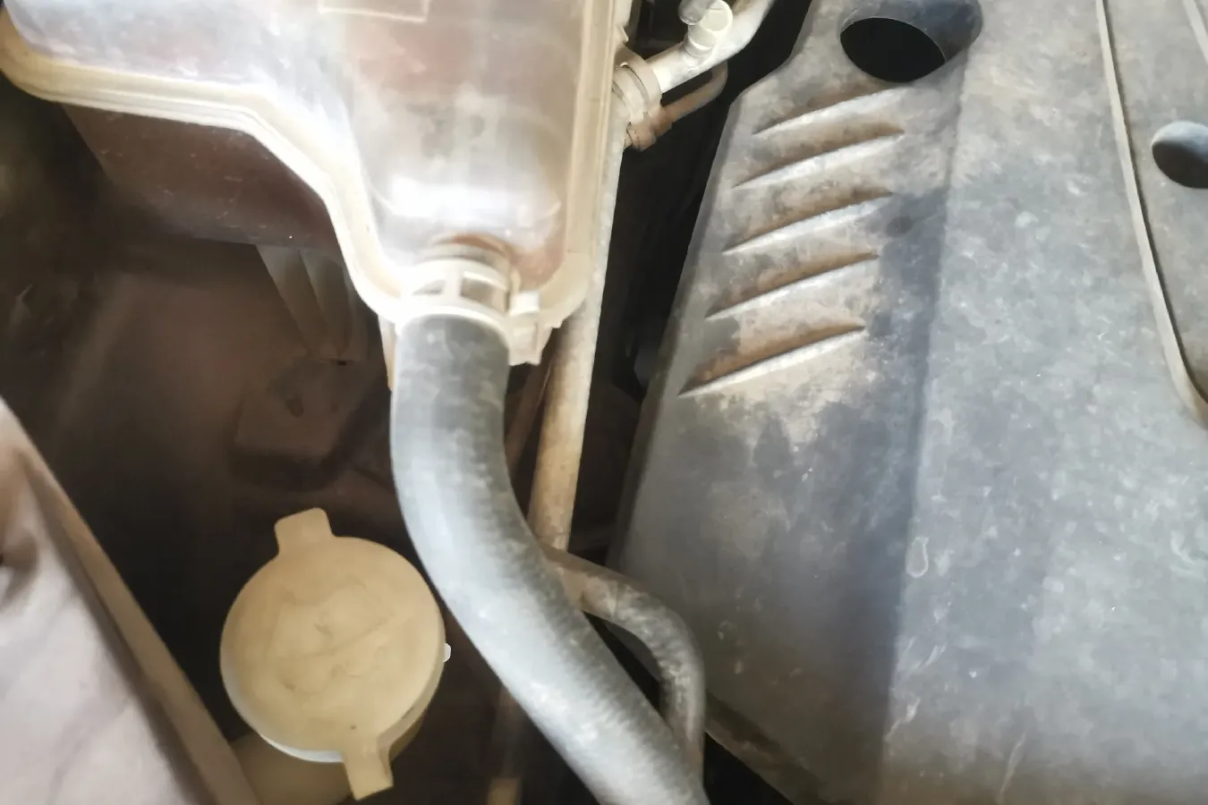 2013 HaiMa S7 2.0L 150HP L4 5MT,autocango,china used car exporter,china ev exporter,chinese used car exporter,chinese used ev exporter