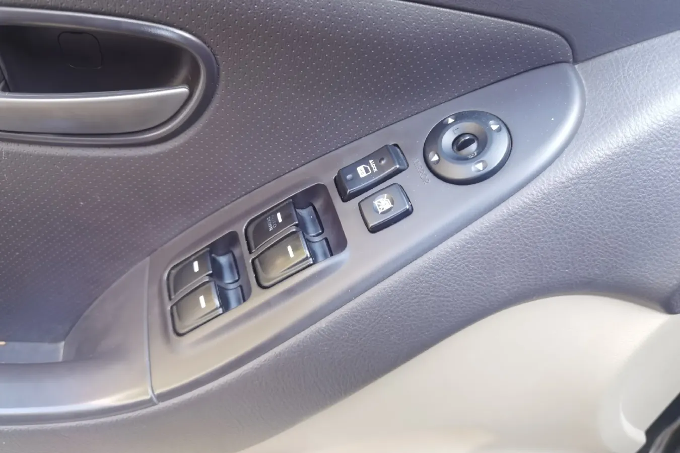 2011 Hyundai Celesta 1.6L 123HP L4 5MT,autocango,china used car exporter,china ev exporter,chinese used car exporter,chinese used ev exporter