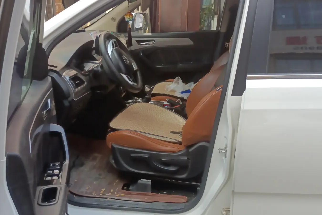 2017 BAIC WeiWang M50F 1.5L 116HP L4 5MT,autocango,china used car exporter,china ev exporter,chinese used car exporter,chinese used ev exporter