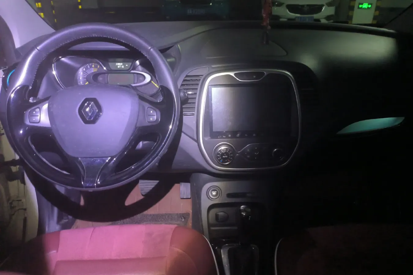 2015 Renault  Captur 1.2T 116HP L4 6DCT,autocango,china used car exporter,china ev exporter,chinese used car exporter,chinese used ev exporter