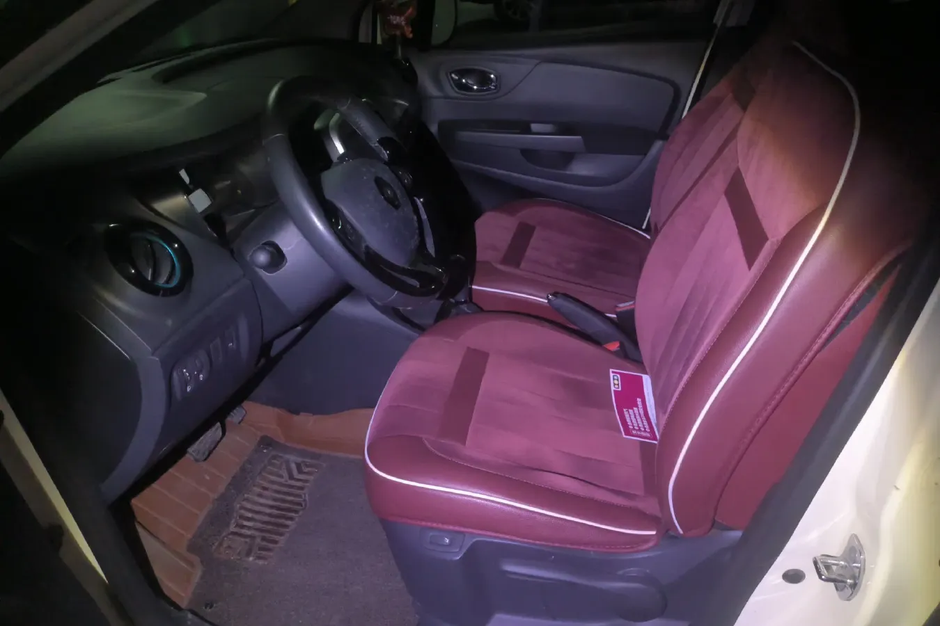 2015 Renault  Captur 1.2T 116HP L4 6DCT,autocango,china used car exporter,china ev exporter,chinese used car exporter,chinese used ev exporter