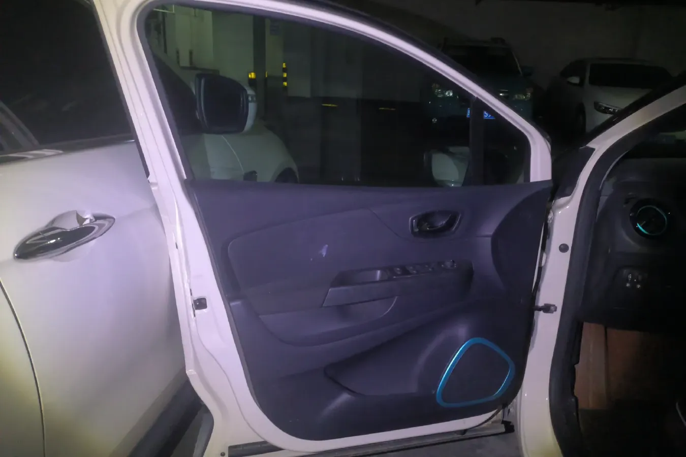 2015 Renault  Captur 1.2T 116HP L4 6DCT,autocango,china used car exporter,china ev exporter,chinese used car exporter,chinese used ev exporter