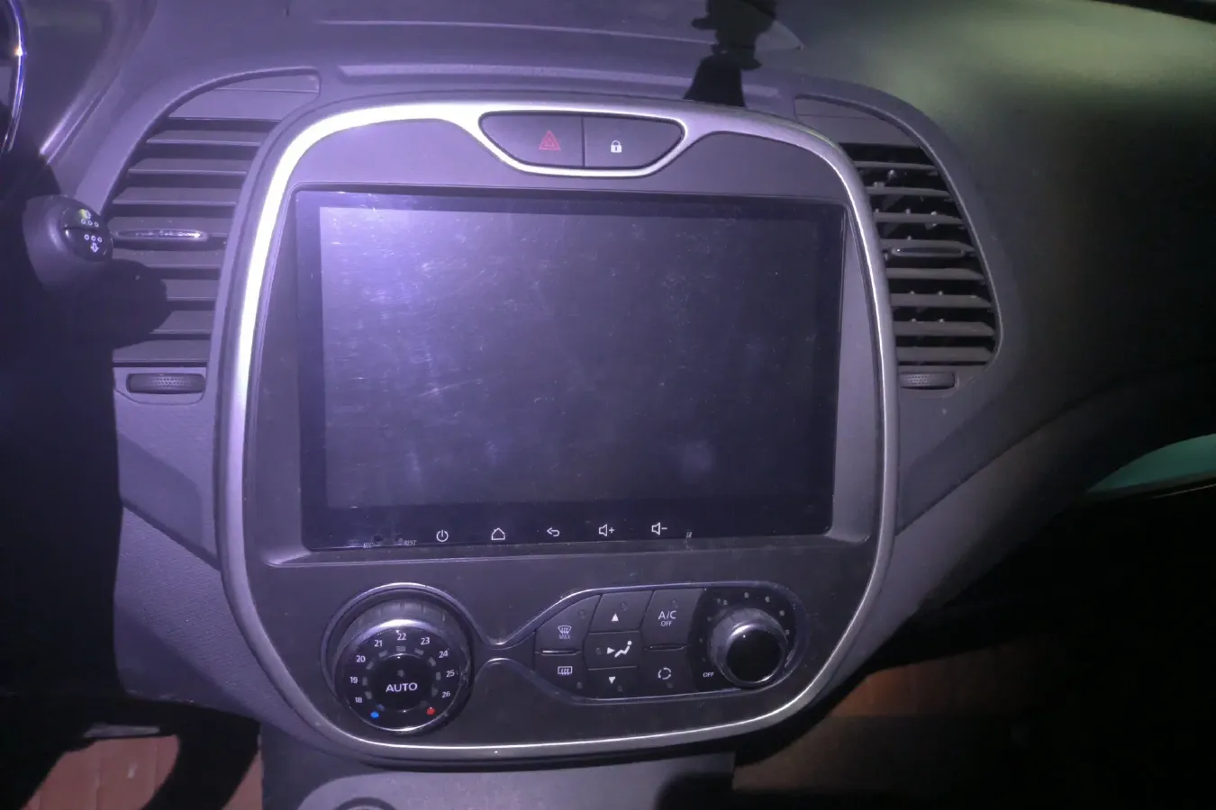 2015 Renault  Captur 1.2T 116HP L4 6DCT,autocango,china used car exporter,china ev exporter,chinese used car exporter,chinese used ev exporter