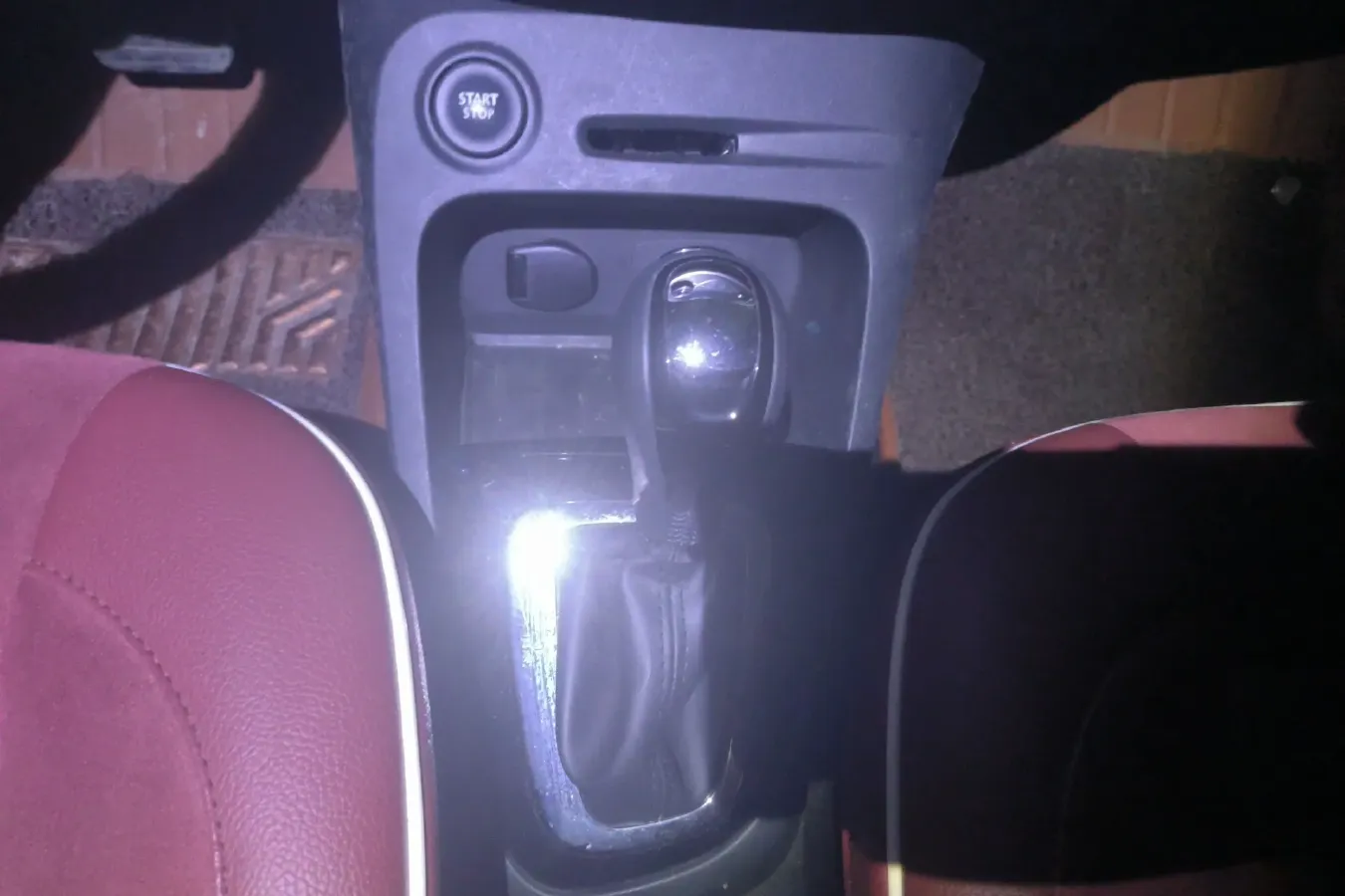 2015 Renault  Captur 1.2T 116HP L4 6DCT,autocango,china used car exporter,china ev exporter,chinese used car exporter,chinese used ev exporter