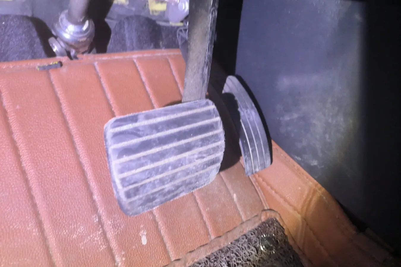 2015 Renault  Captur 1.2T 116HP L4 6DCT,autocango,china used car exporter,china ev exporter,chinese used car exporter,chinese used ev exporter