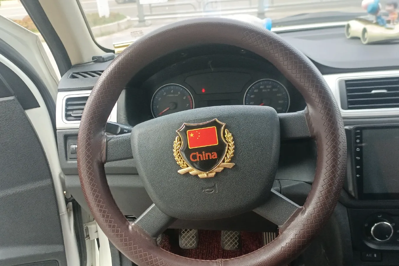 2019 ChangAn Kaicene ShenQi F30 1.5L 116HP L4 5MT,autocango,china used car exporter,china ev exporter,chinese used car exporter,chinese used ev exporter