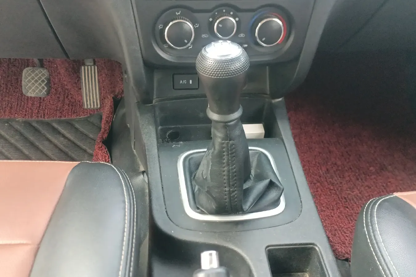 2019 ChangAn Kaicene ShenQi F30 1.5L 116HP L4 5MT,autocango,china used car exporter,china ev exporter,chinese used car exporter,chinese used ev exporter