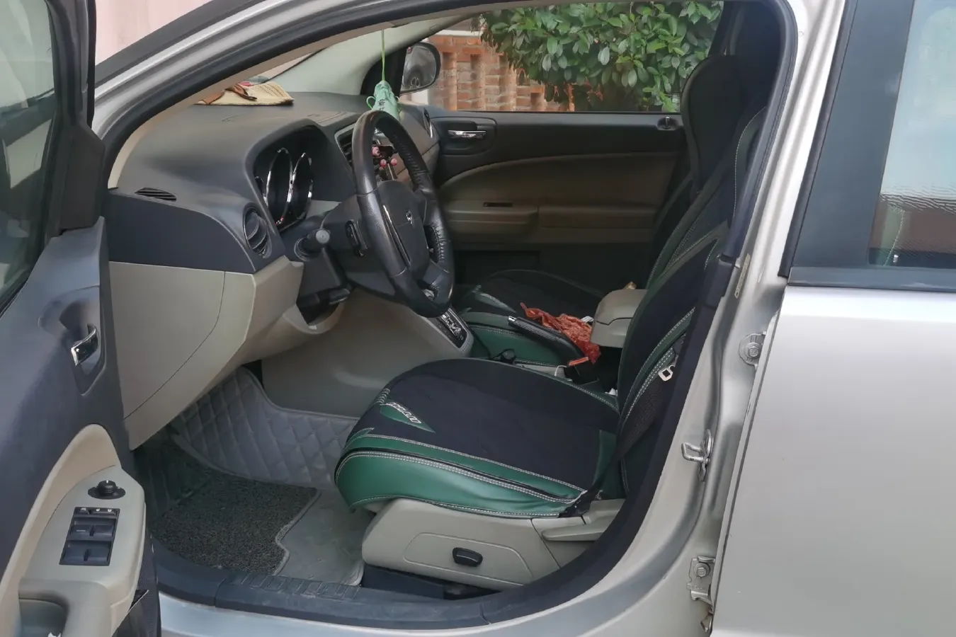 2011 Dodge Caliber 2.0L 156HP L4 CVT,autocango,china used car exporter,china ev exporter,chinese used car exporter,chinese used ev exporter