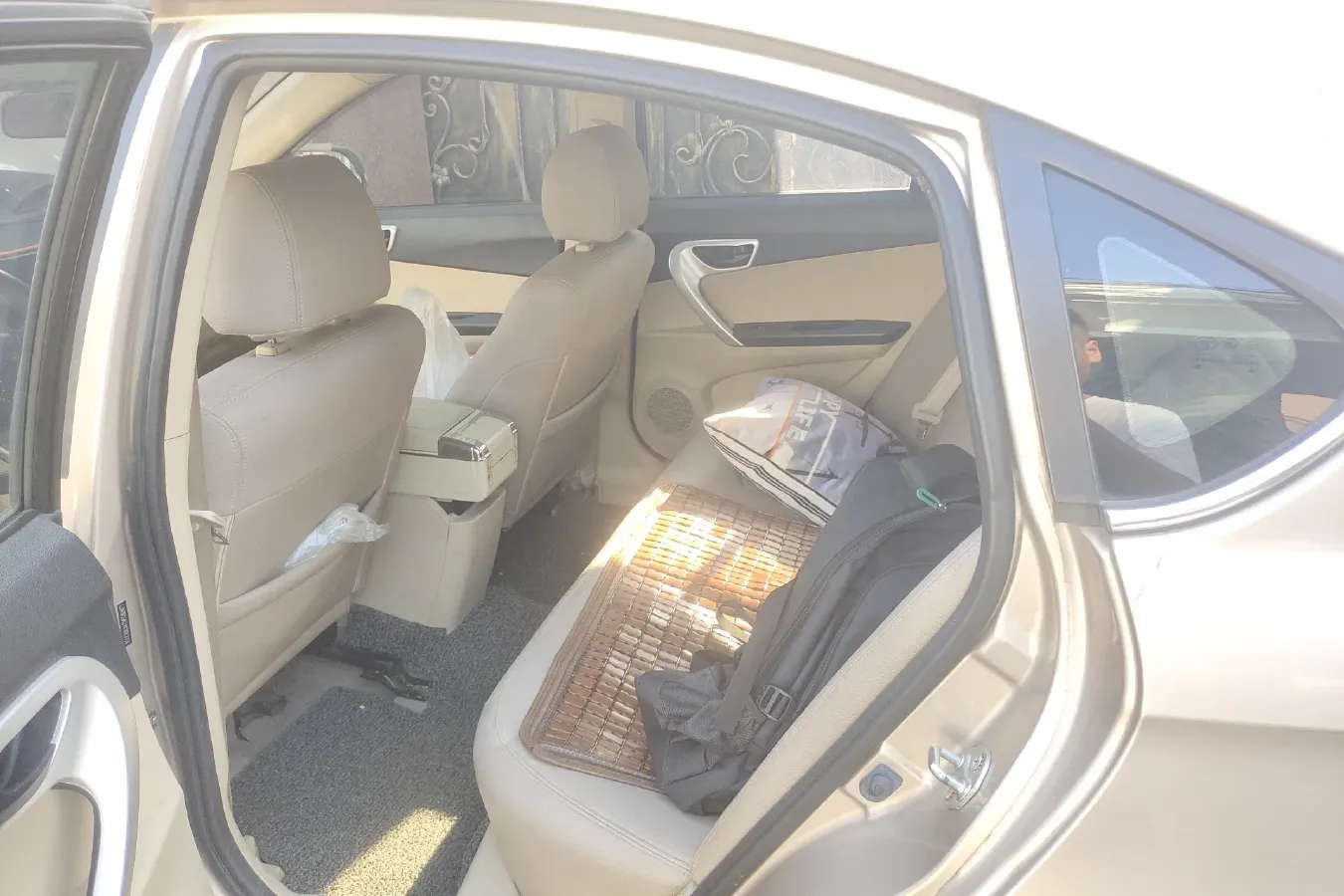 2013 Soueast V6 1.5L 120HP L4 5MT,autocango,china used car exporter,china ev exporter,chinese used car exporter,chinese used ev exporter