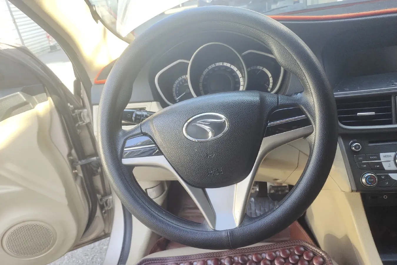 2013 Soueast V6 1.5L 120HP L4 5MT,autocango,china used car exporter,china ev exporter,chinese used car exporter,chinese used ev exporter