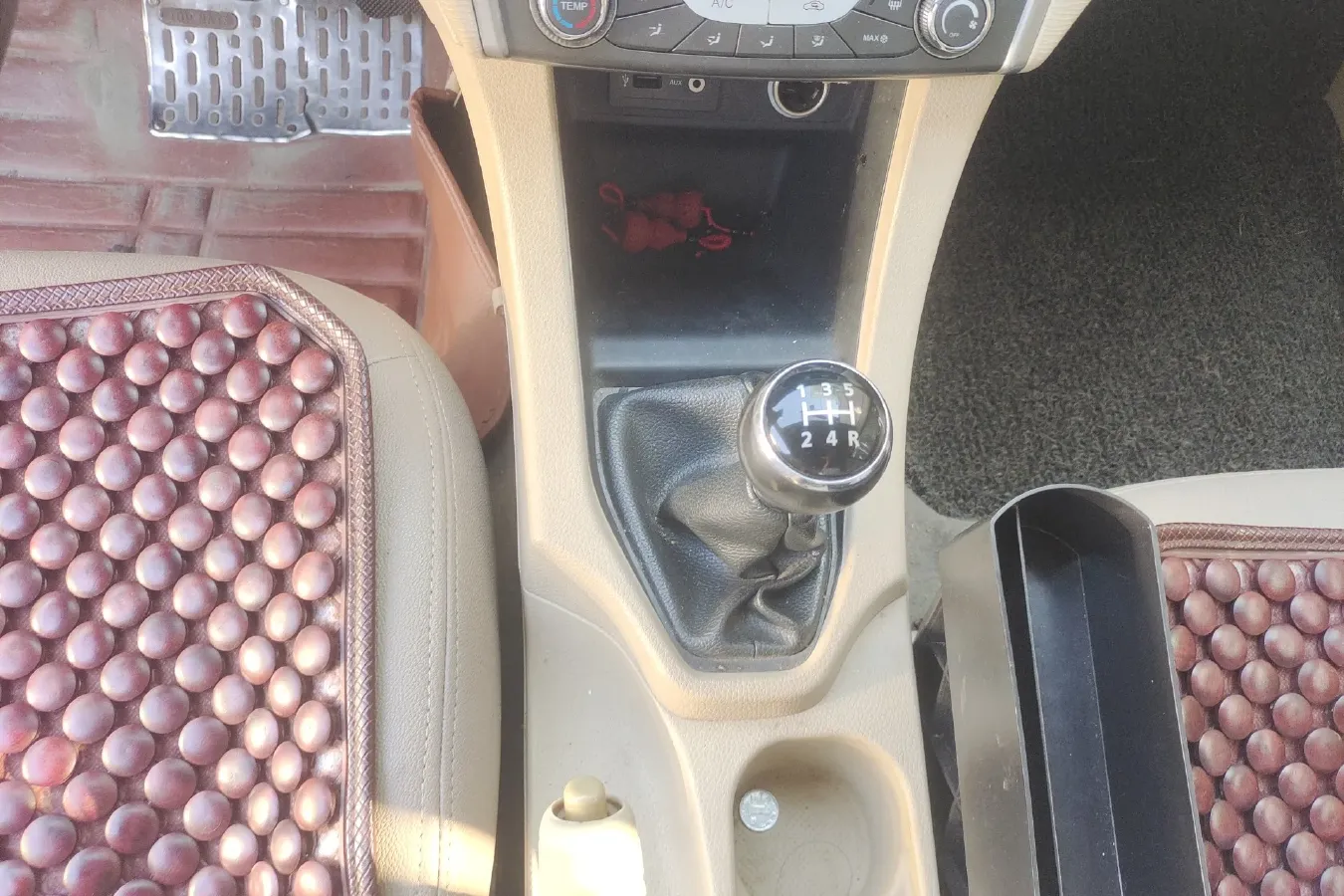 2013 Soueast V6 1.5L 120HP L4 5MT,autocango,china used car exporter,china ev exporter,chinese used car exporter,chinese used ev exporter