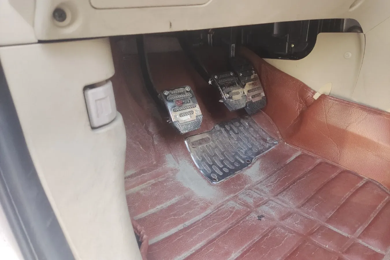 2013 Soueast V6 1.5L 120HP L4 5MT,autocango,china used car exporter,china ev exporter,chinese used car exporter,chinese used ev exporter