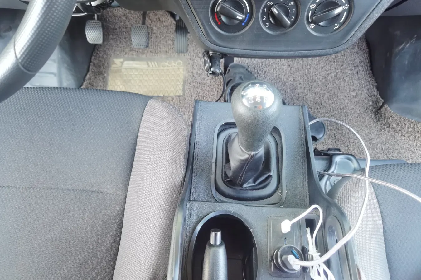 2021 ChangAn Kaicene ShenQi T30 1.6L 122HP L4 5MT,autocango,china used car exporter,china ev exporter,chinese used car exporter,chinese used ev exporter